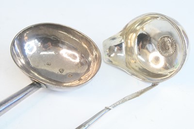 Lot 2086 - A George II silver toddy ladle, the bowl of...