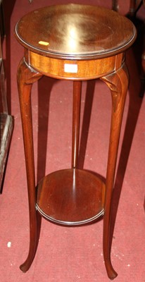 Lot 1281 - An early 20th century mahogany circular...