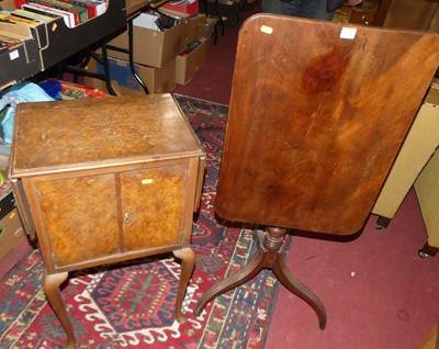 Lot 1360 - An early 19th century mahogany round cornered...