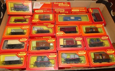 Lot 1526 - A collection of Triang Hornby 00 gauge boxed,...