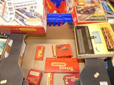Lot 1563 - A collection of Triang 00 gauge related...
