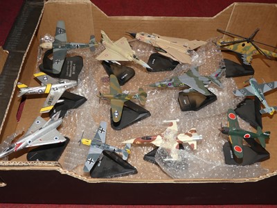 Lot 1572 - A quantity of various static display model...