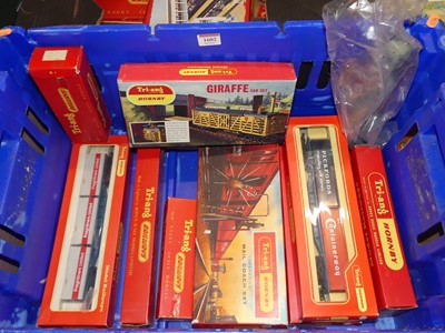 Lot 1602 - A collection of Triang Hornby 00 gauge items...
