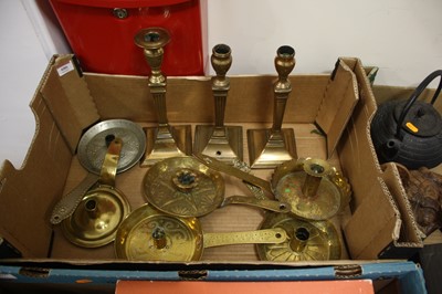Lot 686 - A collection of metalware, to include brass...