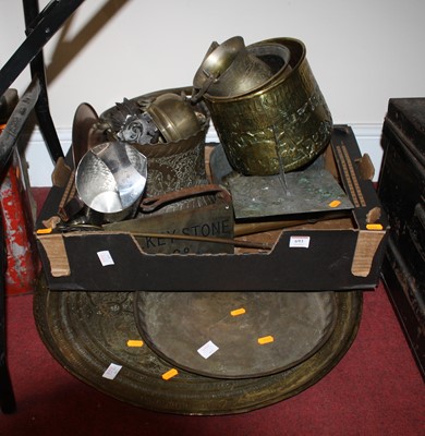Lot 693 - A collection of metalware to include a brass...