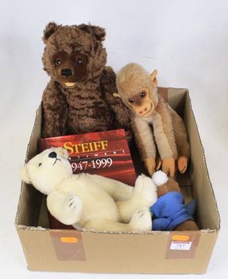 Lot 717 - A collection of vintage stuffed toys, to...