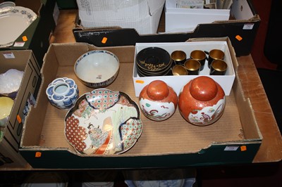 Lot 731 - A collection of Asian ceramics, to include a...