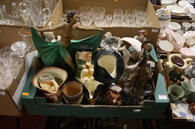 Lot 739 - A collection of ceramics to include a Lladro...