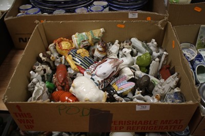 Lot 762 - A collection of Victorian and later ceramics...