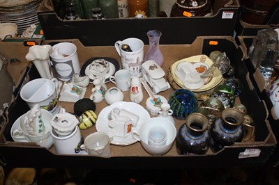 Lot 811 - A box of miscellaneous items to include a pair...