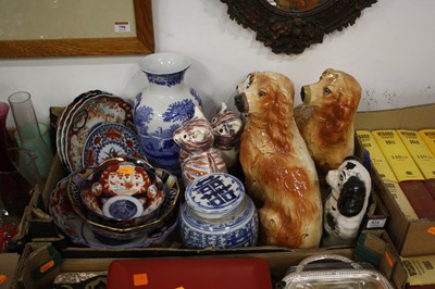Lot 824 - A box of miscellaneous items to include a...