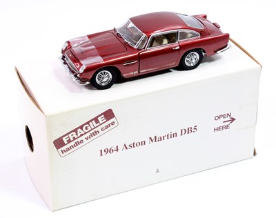 Lot 1921 - Danbury Mint 1/24th scale 1964 Aston Martin...