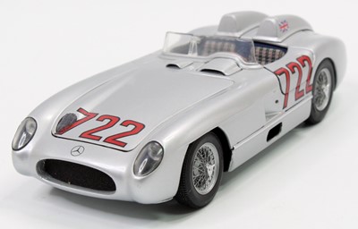 Lot 1905 - A Minichamps Paul's Model Art First Class...
