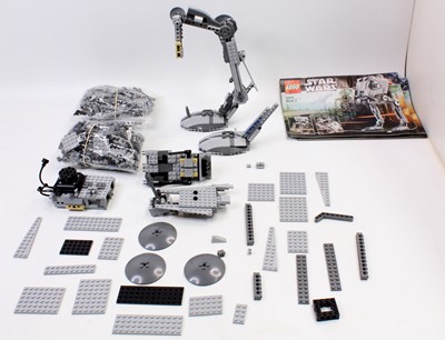 Lot 1663 - 3 Lego Star Wars sets comprising No. 6211...