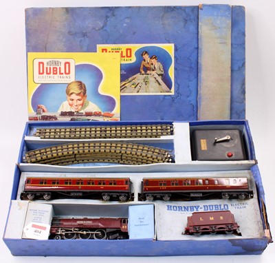 Lot 404 - EDP2 Hornby-Dublo 3-rail passenger set...