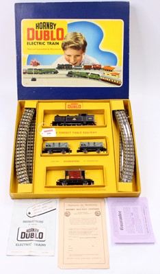 Lot 406 - EDG16 Hornby-Dublo 3-rail tank goods set...