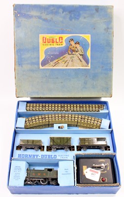 Lot 407 - Post-war Hornby-Dublo 3-rail tank goods set...