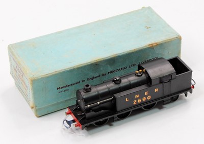 Lot 408 - Pre-war EDL7 Hornby-Dublo 3-rail 0-6-2 tank...