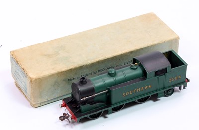 Lot 412 - Post-war EDL7 Hornby-Dublo 3-rail 0-6-2 tank...