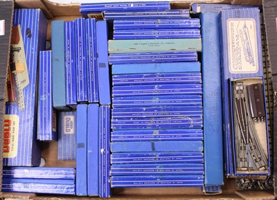 Lot 483 - Large tray containing Hornby-Dublo items: D1...