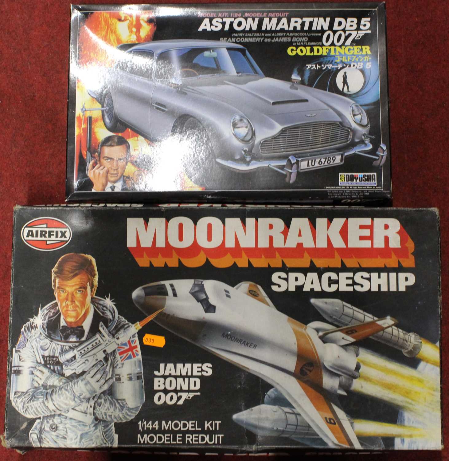 Lot 1534 - An Airfix Moonraker spaceship plastic kit, and...