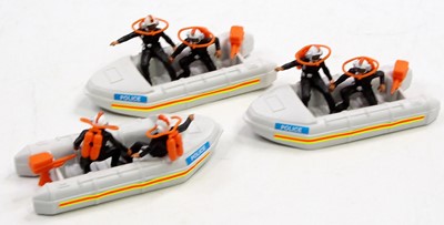 Lot 1723 - An SH Toys of Japan tin plate and battery...