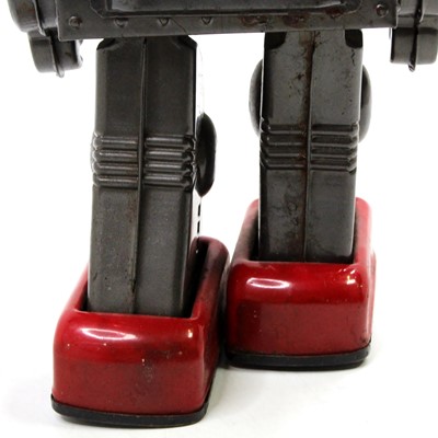 Lot 1723 - An SH Toys of Japan tin plate and battery...