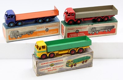 Lot 1215 - Dinky Toys boxed model group of 3 comprising...