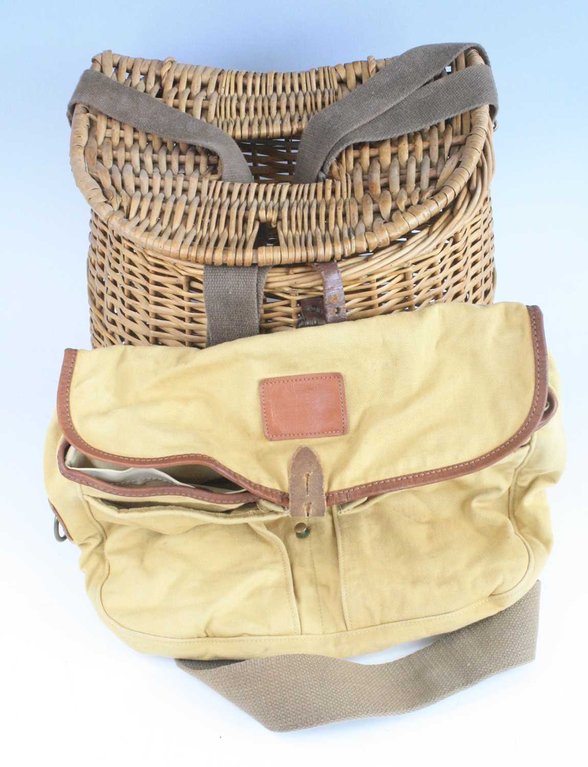 Lot 841 - A House of Hardy cream canvas fishing bag