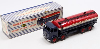 Lot 1164 - Dinky Toys No. 942 Foden 14-Ton 'Regent'...