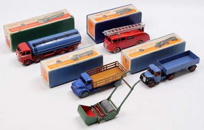 Lot 1218 - Dinky Toys model group of 5 comprising No. 531...