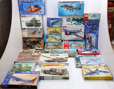 Lot 1755 - Two boxes of mixed scale plastic military kits...