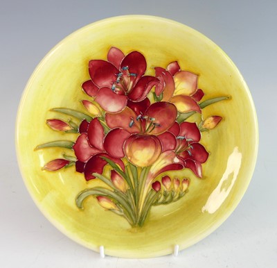 Lot 4 - A mid-20th century Moorcroft African Lily...