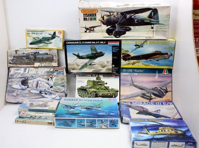 Lot 1773 - One box of boxed mixed scale plastic military...