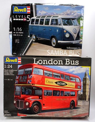 Lot 1789 - A Revell boxed 1/16 and 1/24 sale vehicle kit...