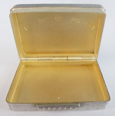 Lot 79 - A circa 2000 Scottish silver pill box in the...