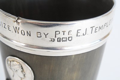 Lot 523 - An Edwardian horn beaker, the silver mount...