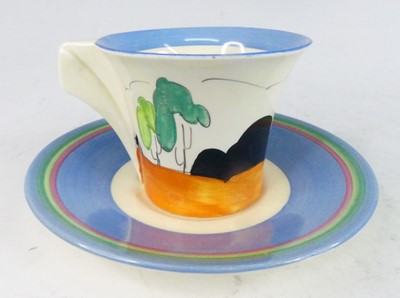 Lot 35 - A 1930s Clarice Cliff Tulips pattern pottery...