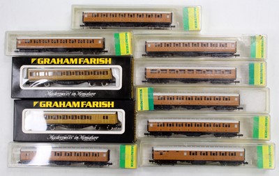 Lot 653 - A collection of 10 boxed Graham Farish and...