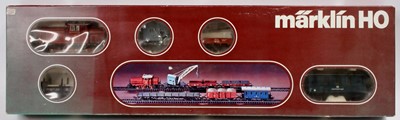 Lot 672 - A Marklin scale No. 2853 Goods Yard set...