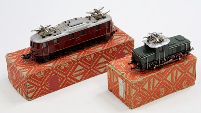 Lot 710 - A Marklin H0 scale boxed locomotive group to...