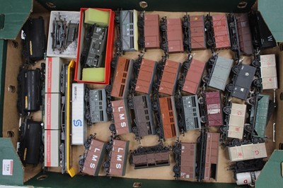 Lot 739 - One tray of loose kit built and manufactured...