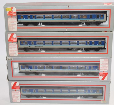 Lot 756 - A Lima 00 gauge boxed Supersprinter coach...