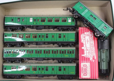 Lot 759 - One tray of Hornby Dublo Southern Region...