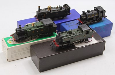 Lot 769 - A collection of four various kit built Great...