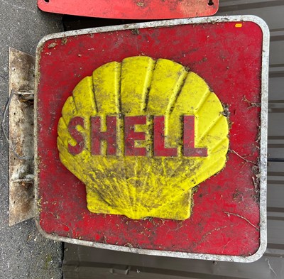 Lot 3075 - A large Shell roadside illuminated sign, in...