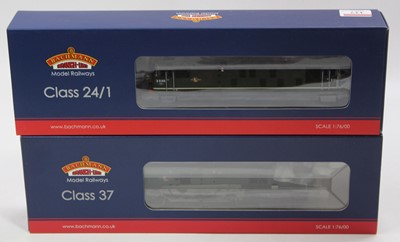 Lot 327 - A Bachmann 21 DCC diesel locomotive group to...