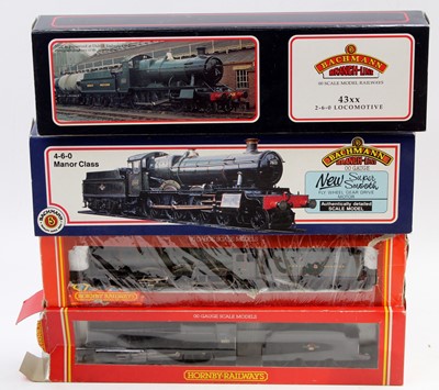 Lot 792 - One tray containing five various boxed Hornby...