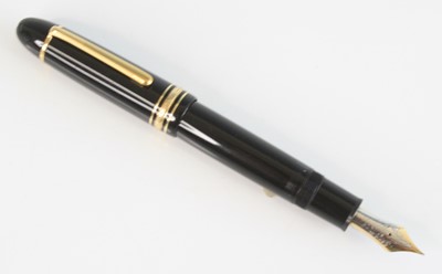 Lot 2237 - A cased Montblanc Meisterstück 149 fountain...