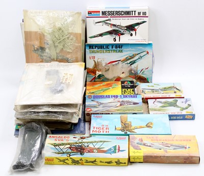 Lot 1759 - Collection of mixed Military plastic kits, to...